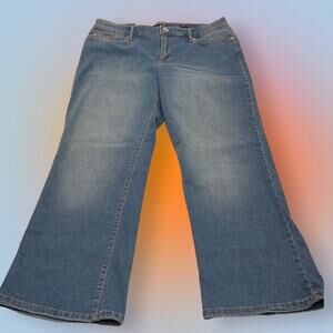CHAPS Women’s 12 Mid Rise Crop Kick Blue Jeans